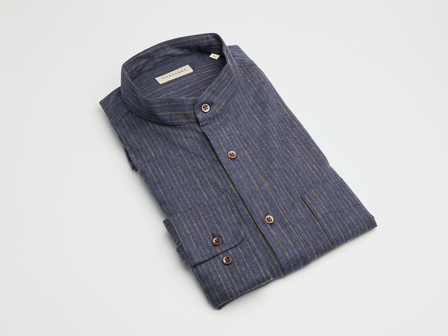 carpasus sustainable organic cotton and linen shirt scurido marine/ochre. Nachhaltiges Carpasus Hemd Scurido aus Bio Baumwolle und Leinen in Marine/Ocker