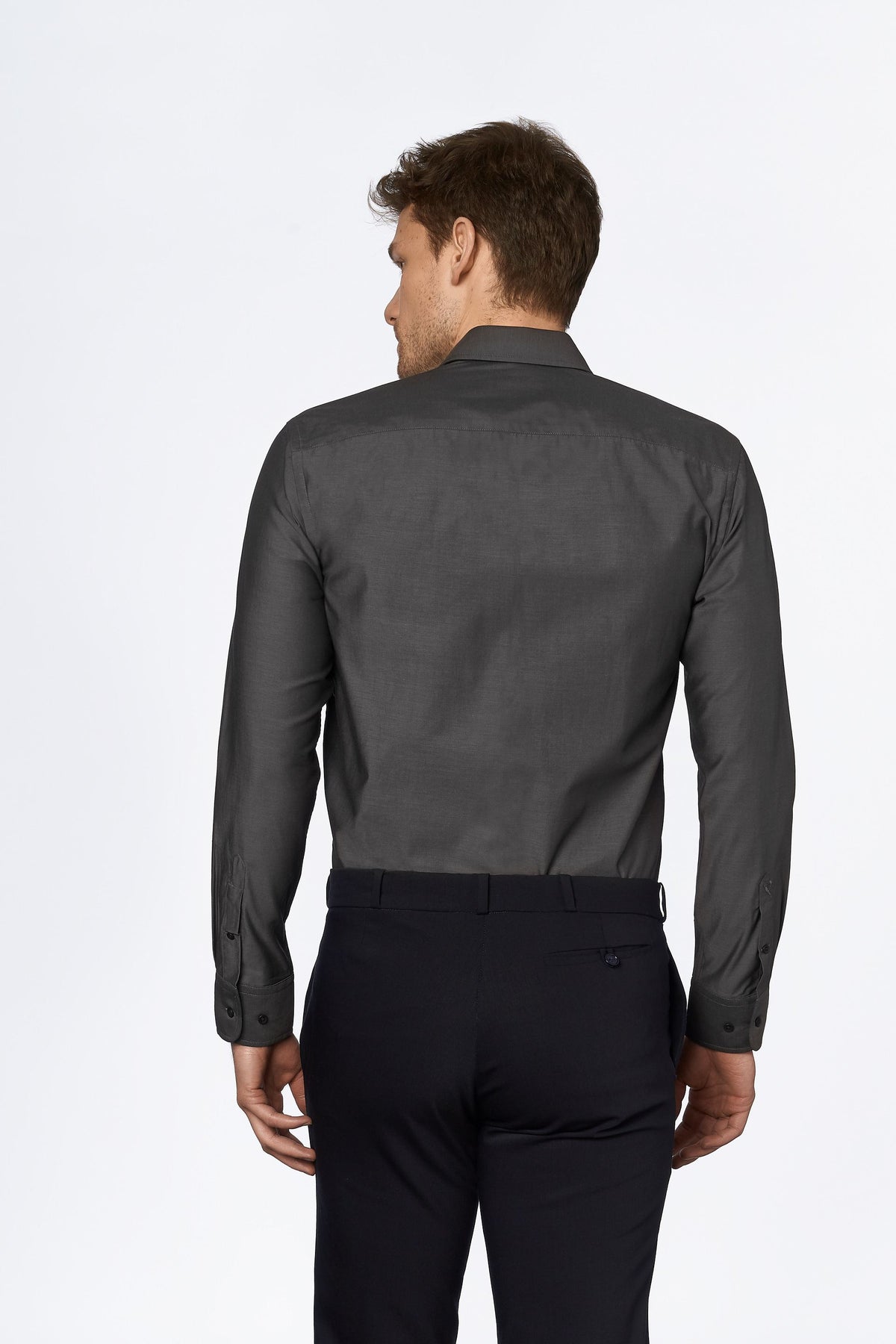carpasus sustainable organic cotton dress shirt dark grey. Nachhaltiges Carpasus Businesshemd aus Bio Baumwolle in Dunkelgrau