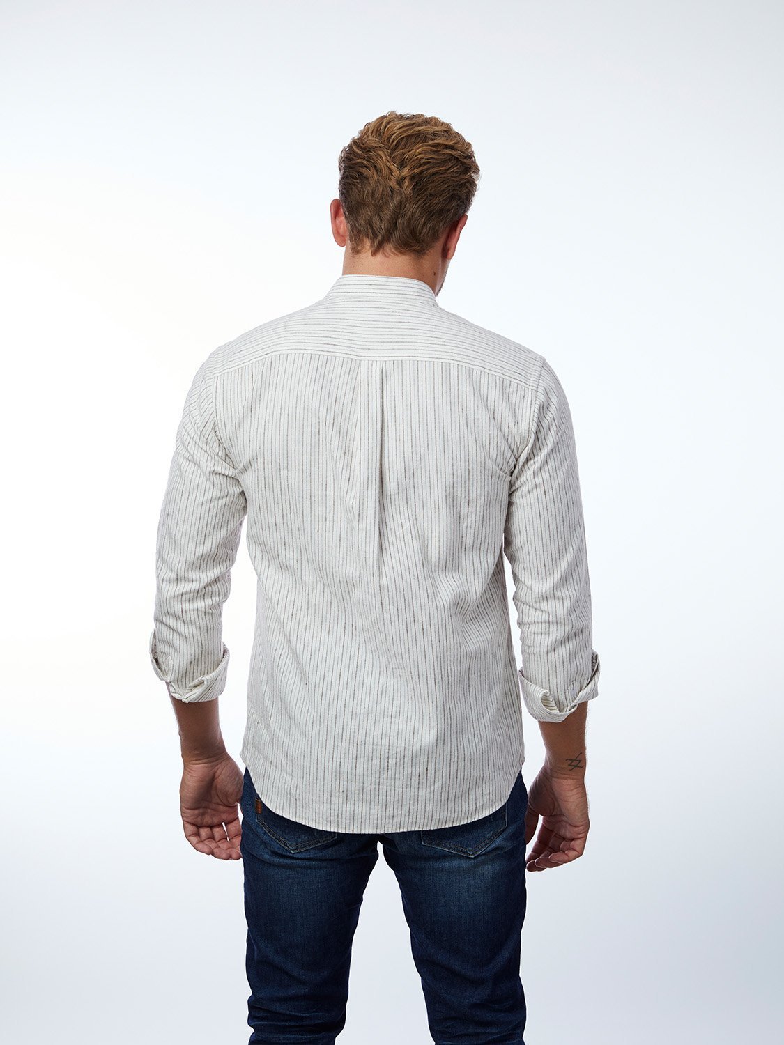 carpasus sustainable organic cotton and linen shirt scurido white/brown. Nachhaltiges Carpasus Hemd Scurido aus Bio Baumwolle und Leinen in Weiss/Braun