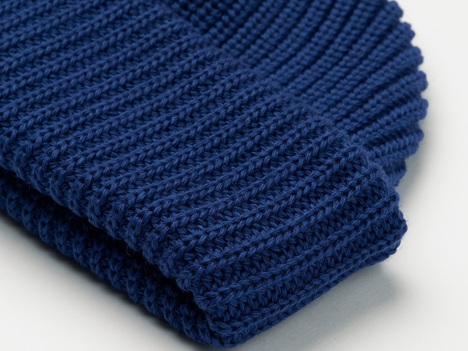 carpasus-nachhaltige-herrenmode-mütze-blau-aus-merino-wolle