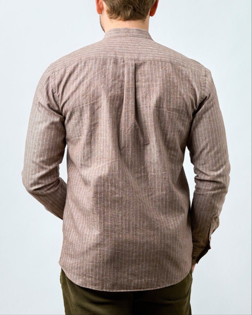 carpasus sustainable organic cotton and linen shirt scurido brown. Nachhaltiges Carpasus Hemd Scurido aus Bio Baumwolle und Leinen in Braun