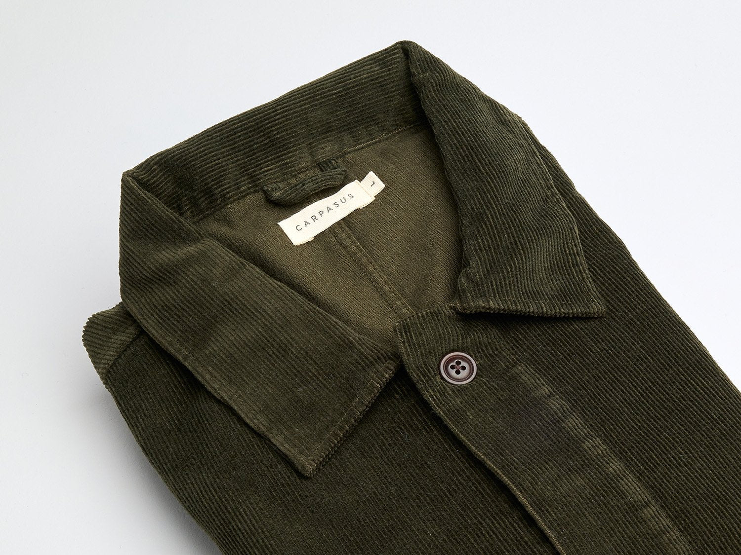 carpasus sustainable organic cotton corduroy overshirt olive. Nachhaltiges Carpasus Overshirt Cord aus Bio Baumwolle in Olive