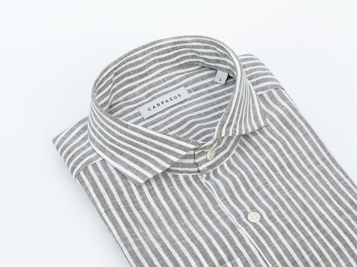 carpasus sustainable organic linen shirt stripes khaki white. Nachhaltiges Carpasus Hemd aus Bio Leinen mit Streifen Khaki Weiss