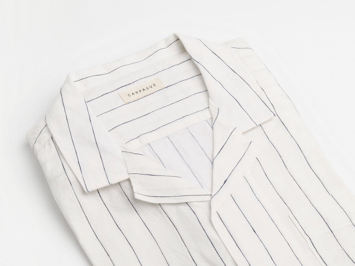 carpasus sustainable organic linen shirt short sleeves verita stripes navy white. Nachhaltiges Carpasus Hemd kurzärmlig Verita Streifen Navy Weiss aus Bio Leinen