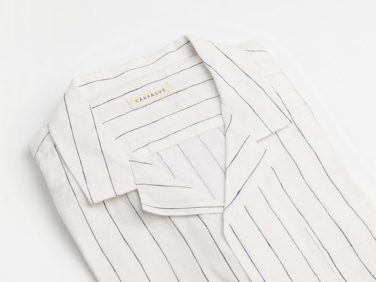 carpasus sustainable organic linen shirt short sleeves verita stripes navy white. Nachhaltiges Carpasus Hemd kurzärmlig Verita Streifen Navy Weiss aus Bio Leinen 