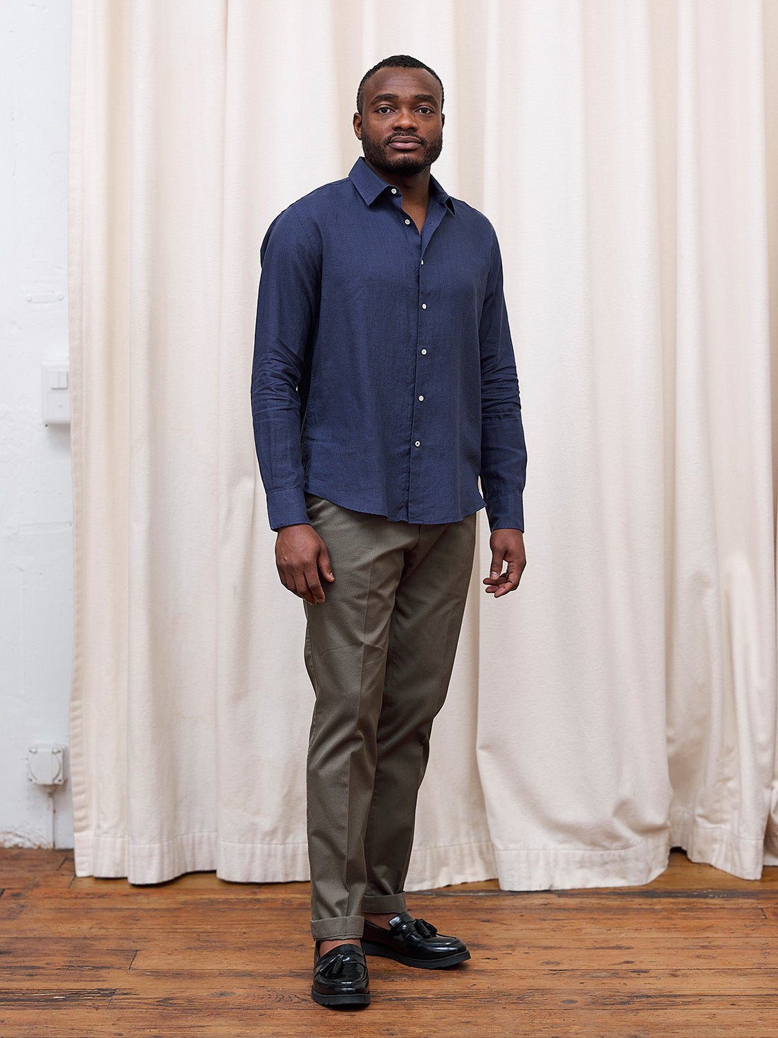 carpasus sustainable organic linen shirt verzasca uni navy. Nachhaltiges Carpasus Hemd Verzasca Uni Navy aus Bio Leinen 