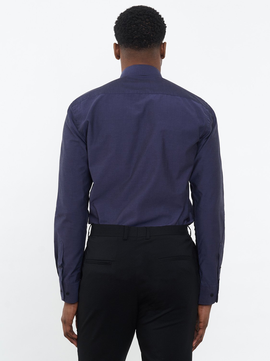 carpasus sustainable organic cotton dress shirt dark blue. Nachhaltiges Carpasus Businesshemd aus Bio Baumwolle in Dunkelblau
