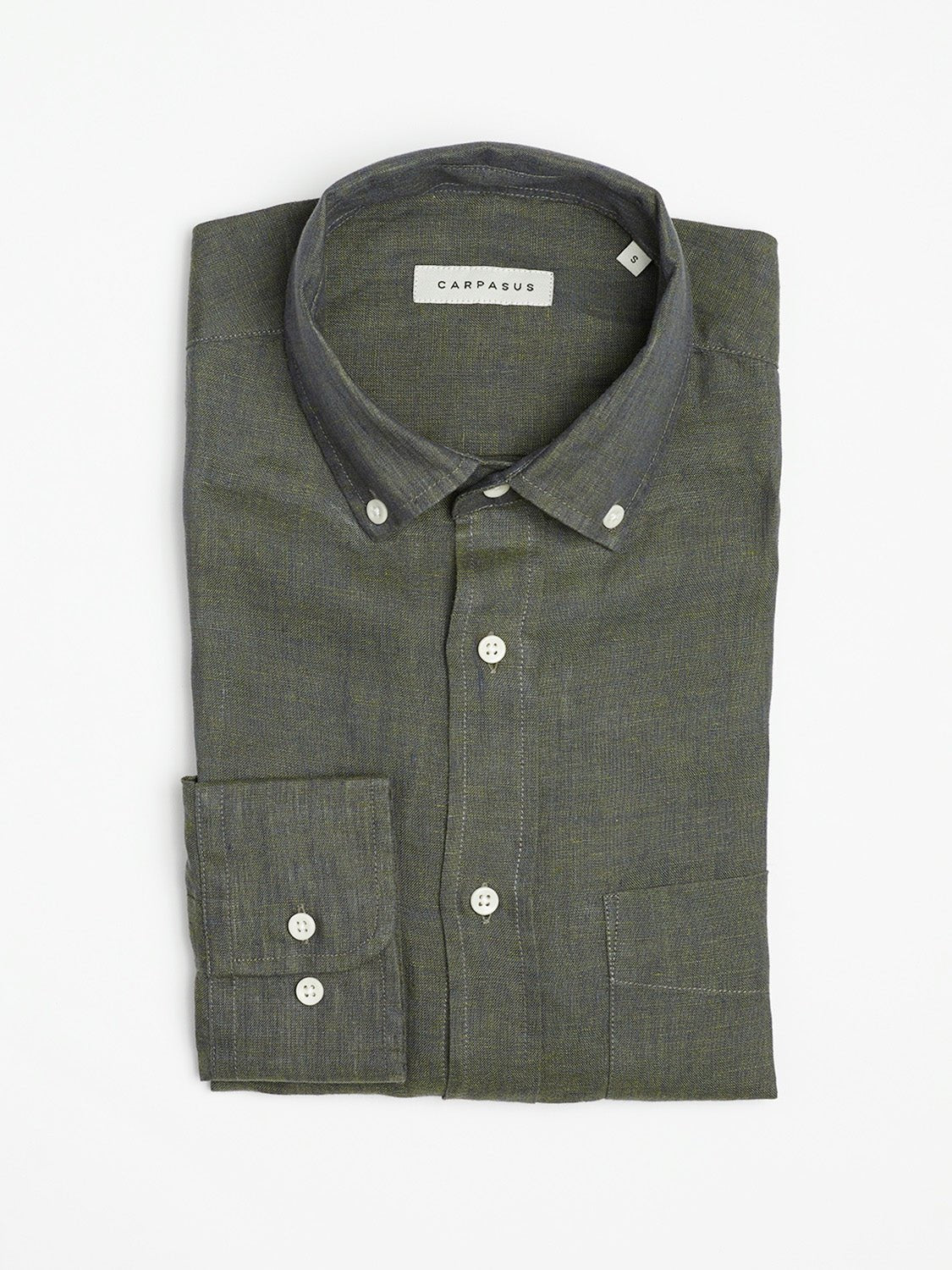 carpasus sustainable organic linen shirt single color moss. Nachhaltiges Carpasus Hemd aus Bio Leinen in Moss