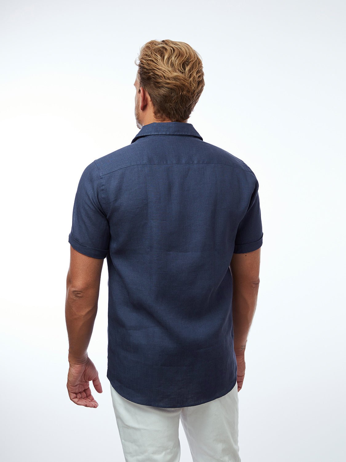 carpasus sustainable organic linen short sleeve shirt navy. Nachhaltiges Carpasus Hemd Kurzarm aus Bio Leinen in Navy