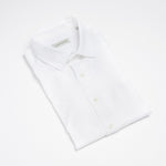 carpasus sustainable organic linen short sleeve shirt white. Nachhaltiges Carpasus Hemd Kurzarm aus Bio Leinen in Weiss.