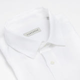 carpasus sustainable organic linen short sleeve shirt white. Nachhaltiges Carpasus Hemd Kurzarm aus Bio Leinen in Weiss.