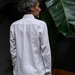 carpasus sustainable organic linen shirt single color white. Nachhaltiges Carpasus Hemd aus Bio Leinen in Weiss