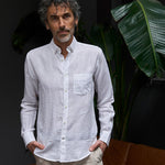 carpasus sustainable organic linen shirt single color white. Nachhaltiges Carpasus Hemd aus Bio Leinen in Weiss