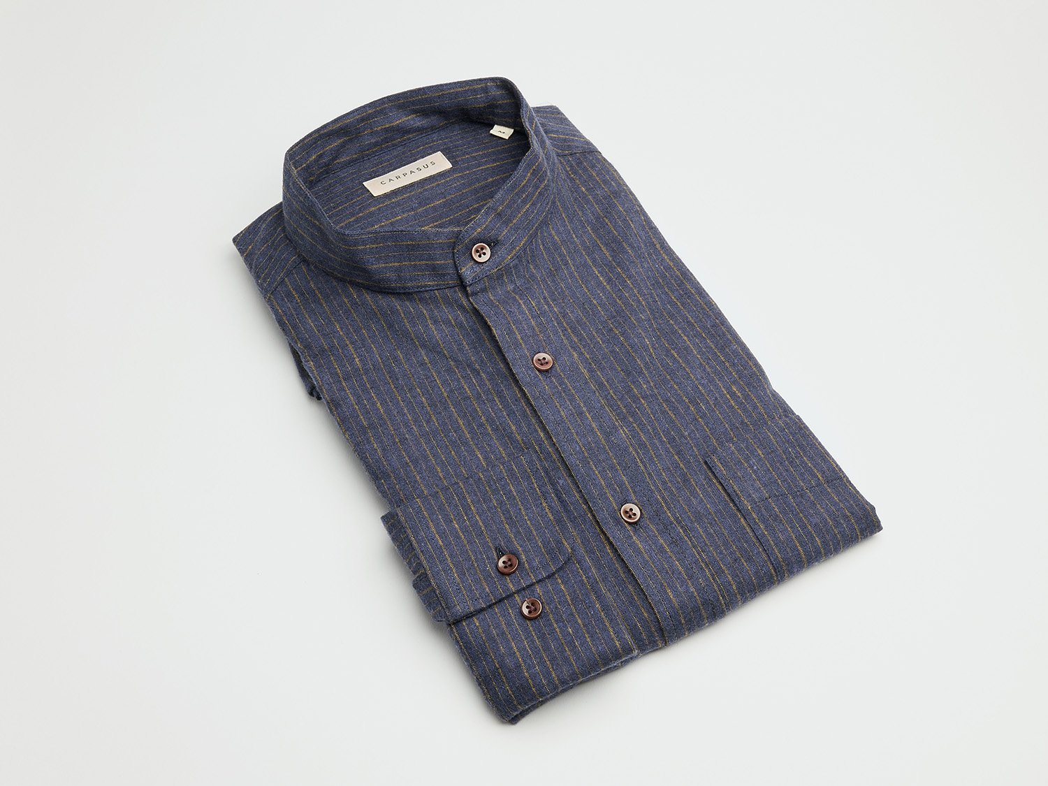 carpasus sustainable organic cotton and linen shirt scurido marine/ochre. Nachhaltiges Carpasus Hemd Scurido aus Bio Baumwolle und Leinen in Marine/Ocker